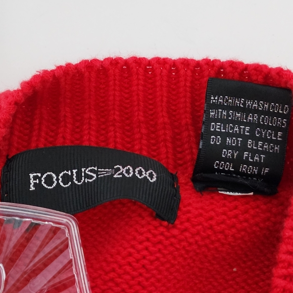 Red Sweater Holiday Christmas Valentine's - Picture 8 of 9